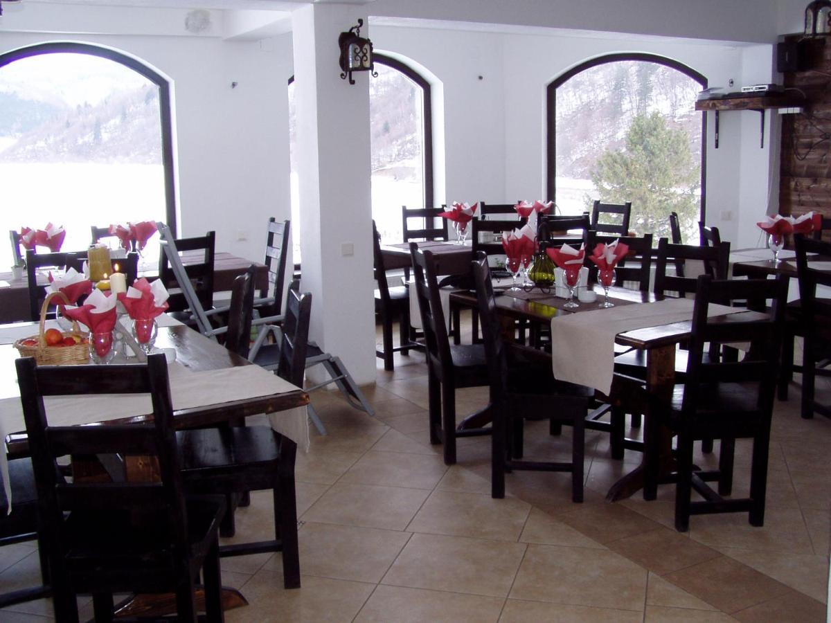Taverna Pietrei Craiului Zarnesti Exterior photo